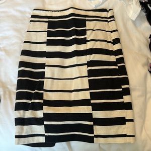 Black and ivory pencil skirt with back slit - Ann Taylor size 2